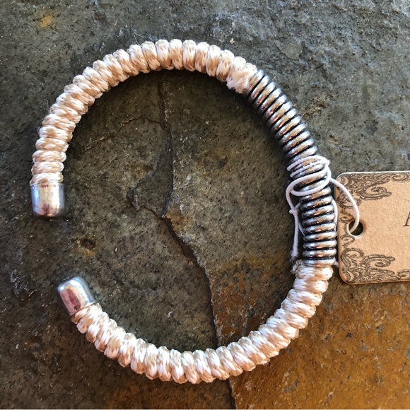 🌼 Wrapped Spring Cuff Bracelet 🌼 - Picture 6 of 8